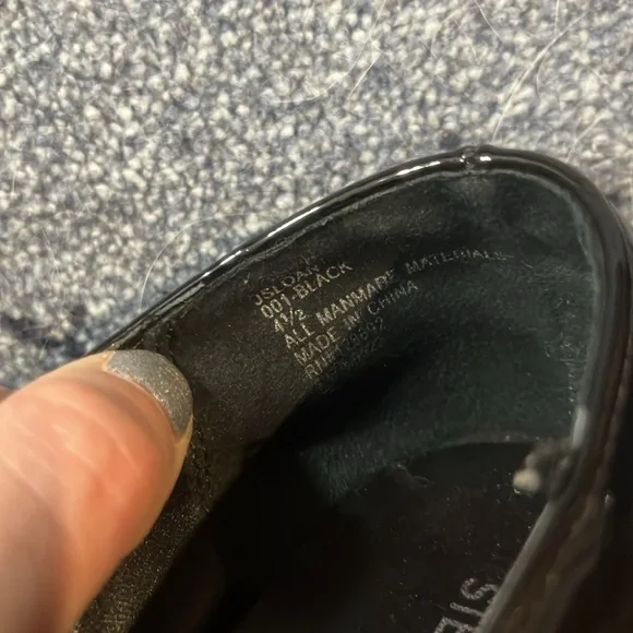 Girls Steve Madden Mary Jane Patten Leather Shoes | Size 4.5 - Picture 3 of 4